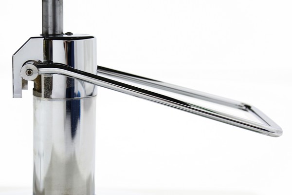 Кресло парикмахерское Лира